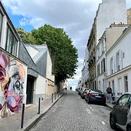 Bel En Plein Montmartre Ideal Pour 2 A 4 Personnes Paris