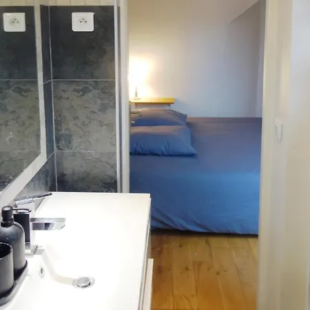 Bel En Plein Montmartre Ideal Pour 2 A 4 Personnes Paris